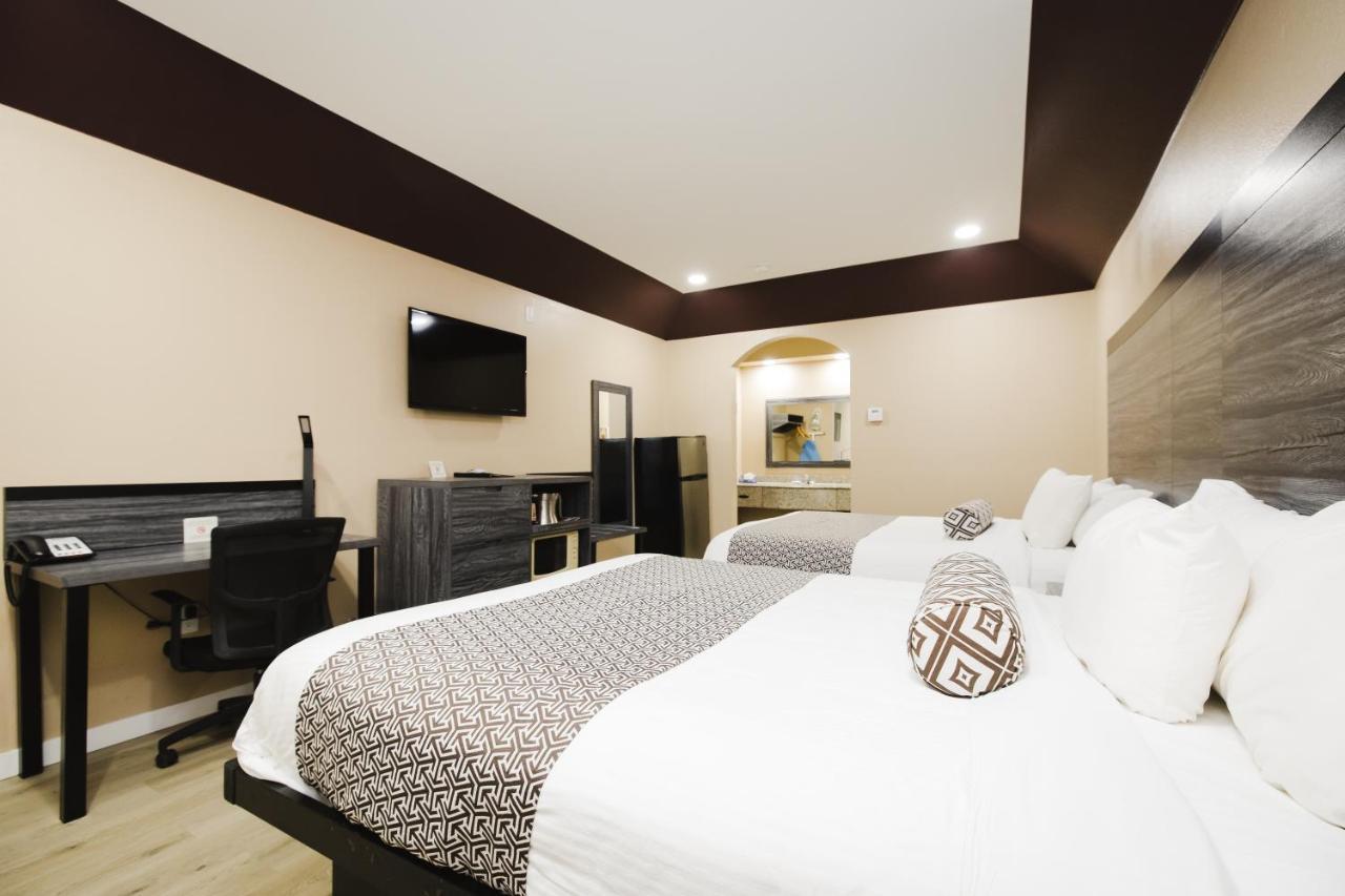 Sapphire Inn & Suites Channelview Bagian luar foto