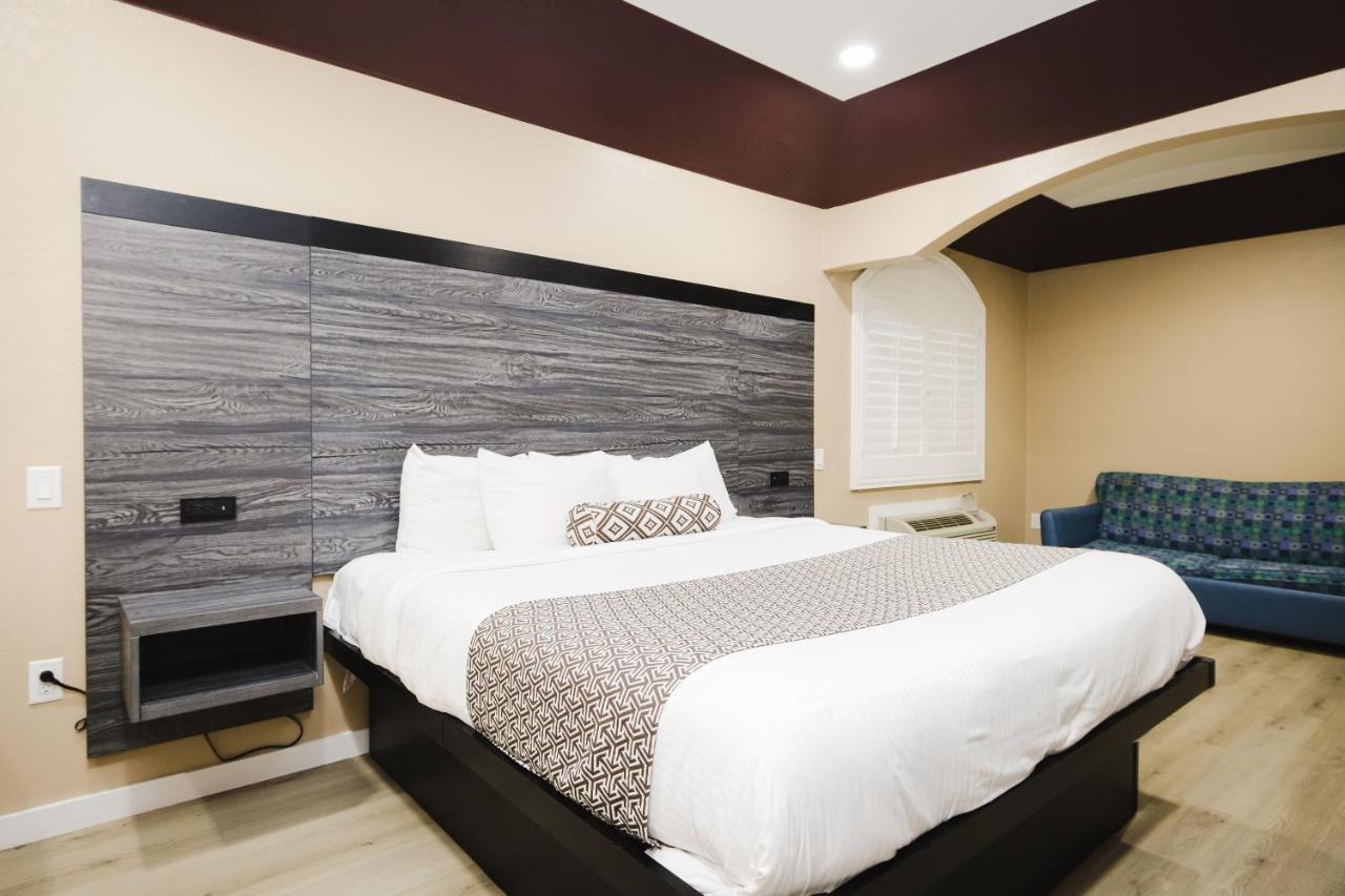 Sapphire Inn & Suites Channelview Bagian luar foto