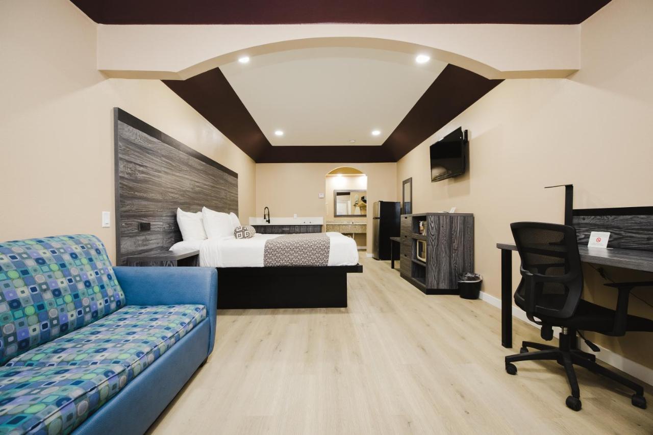 Sapphire Inn & Suites Channelview Bagian luar foto