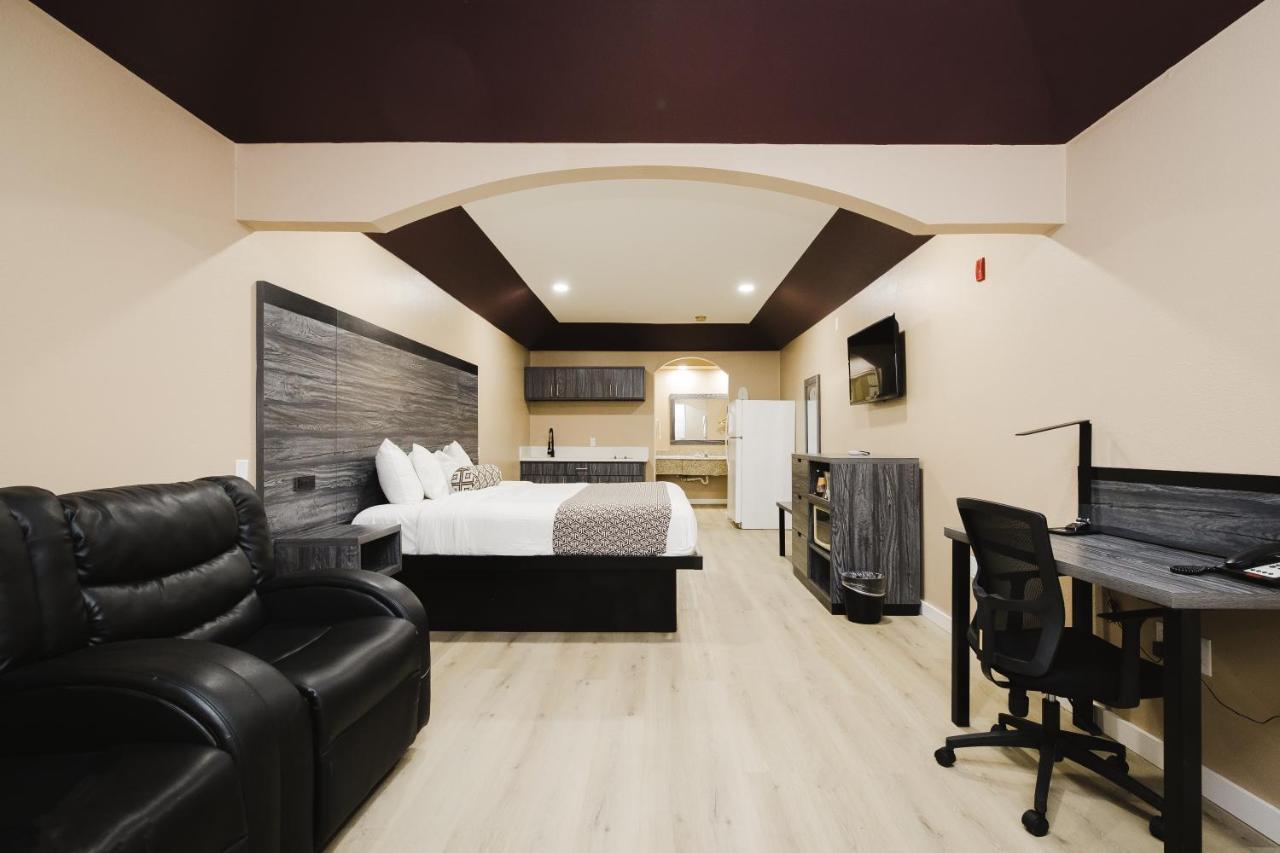 Sapphire Inn & Suites Channelview Bagian luar foto