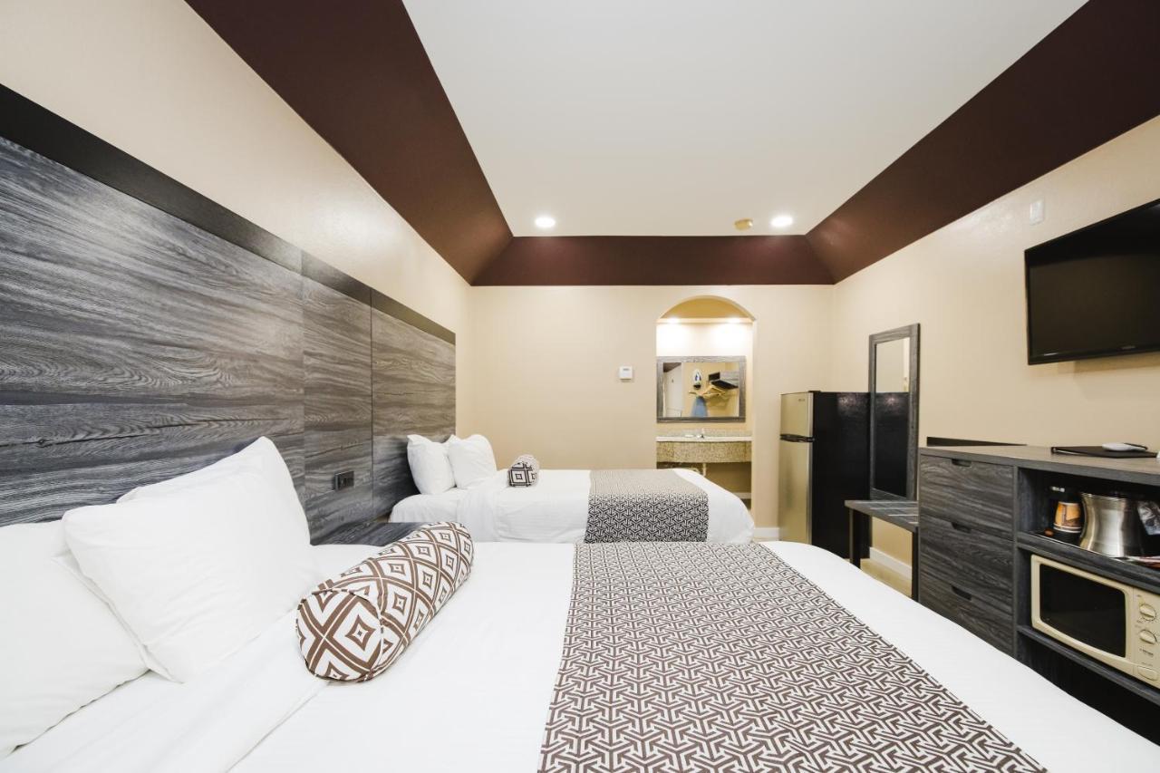 Sapphire Inn & Suites Channelview Bagian luar foto