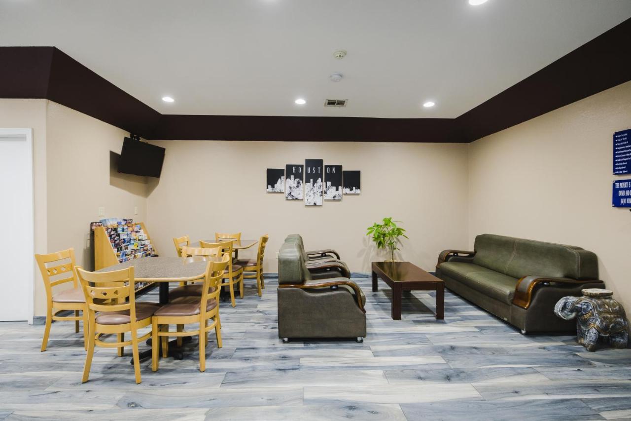 Sapphire Inn & Suites Channelview Bagian luar foto