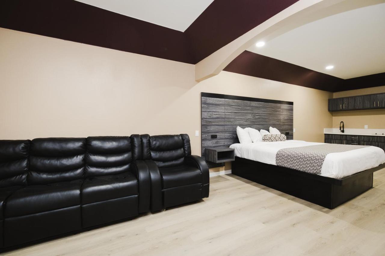 Sapphire Inn & Suites Channelview Bagian luar foto