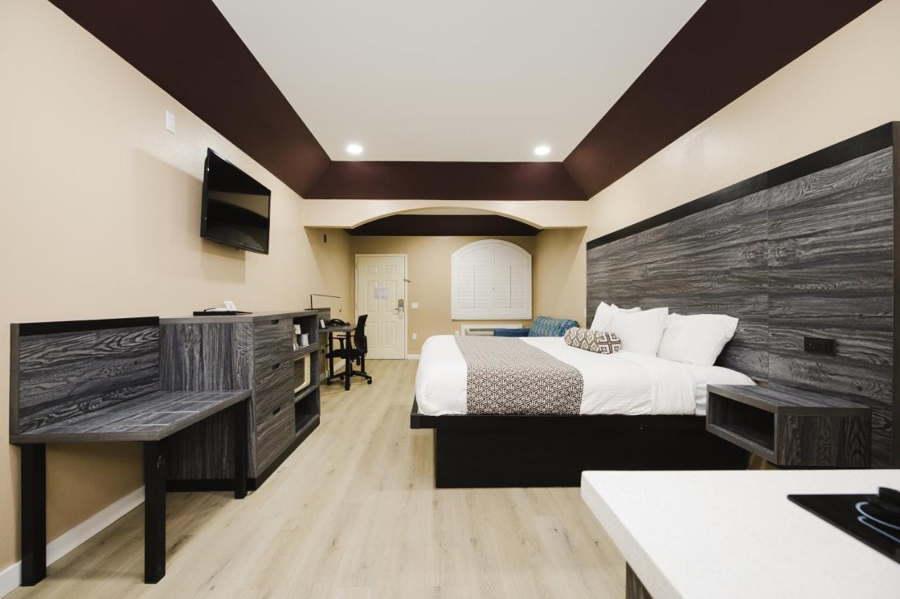 Sapphire Inn & Suites Channelview Bagian luar foto