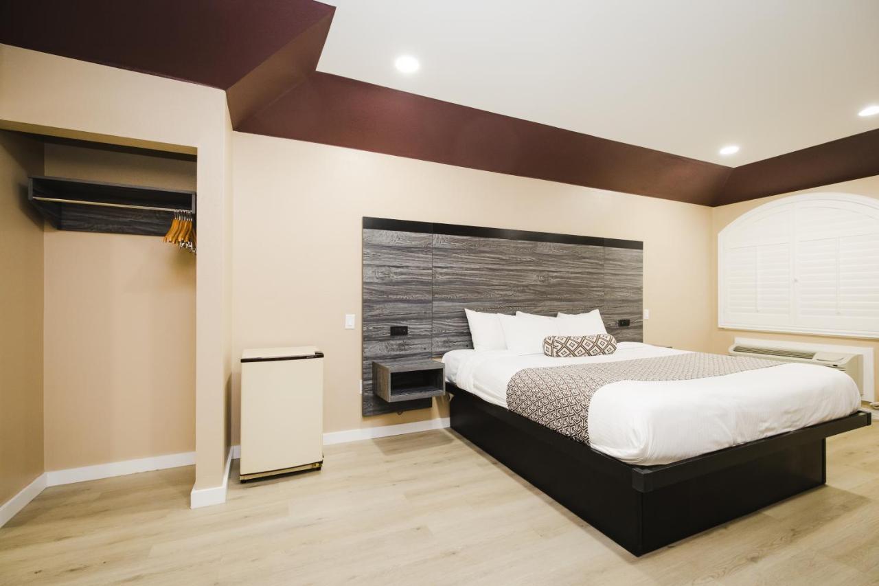 Sapphire Inn & Suites Channelview Bagian luar foto