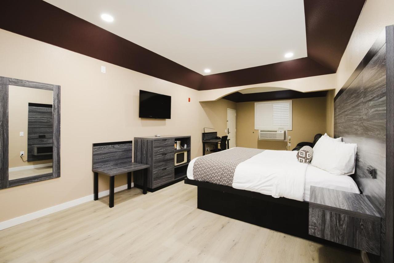 Sapphire Inn & Suites Channelview Bagian luar foto
