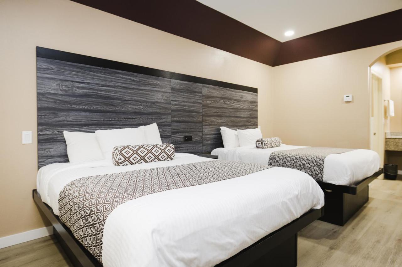 Sapphire Inn & Suites Channelview Bagian luar foto